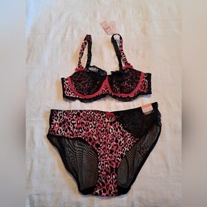 Cacique women's bra 38C hipster 18/20 both NWT, black & pink animal print
